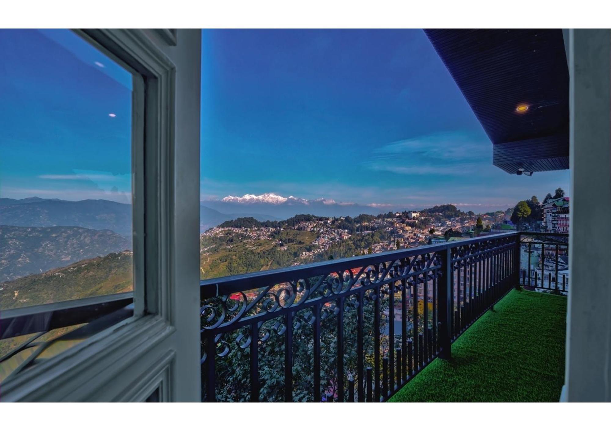 The West Gate Posada By Summit ดาร์จีลิง ภายนอก รูปภาพ